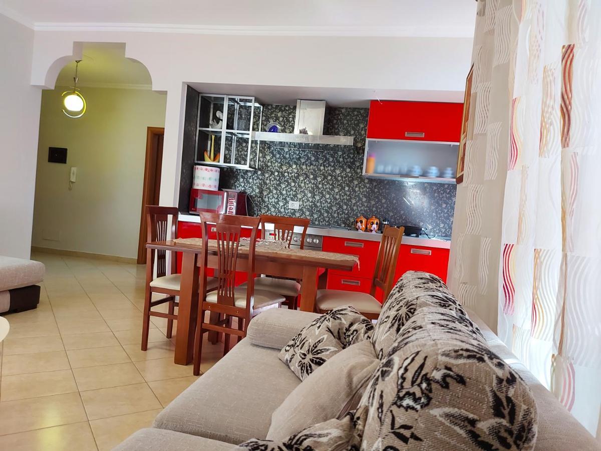 Bral Apartments 8 Two-Bedroom Beachfront Durrës Eksteriør billede