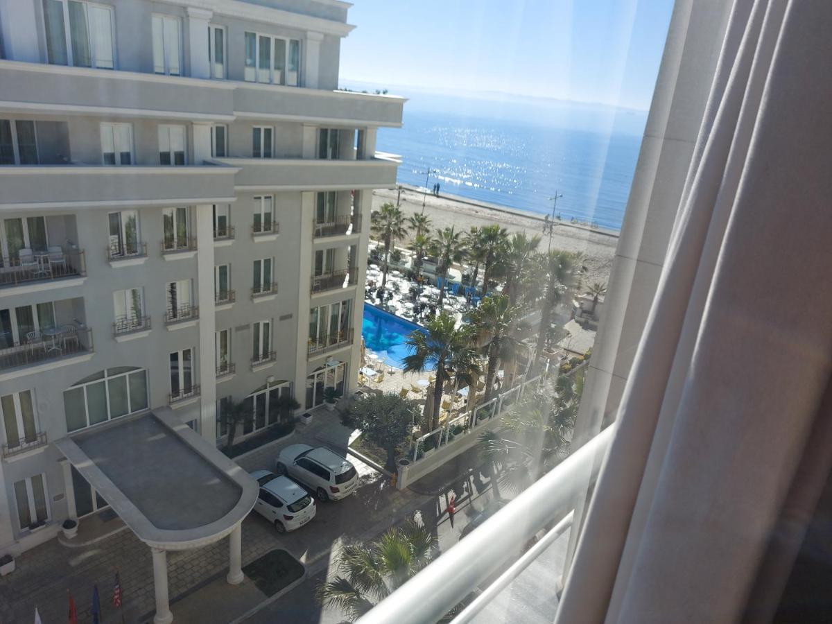 Bral Apartments 8 Two-Bedroom Beachfront Durrës Eksteriør billede