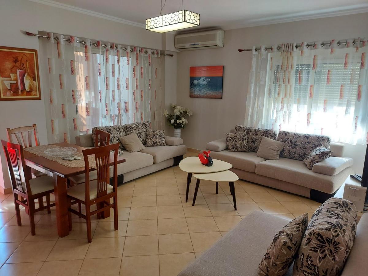 Bral Apartments 8 Two-Bedroom Beachfront Durrës Eksteriør billede