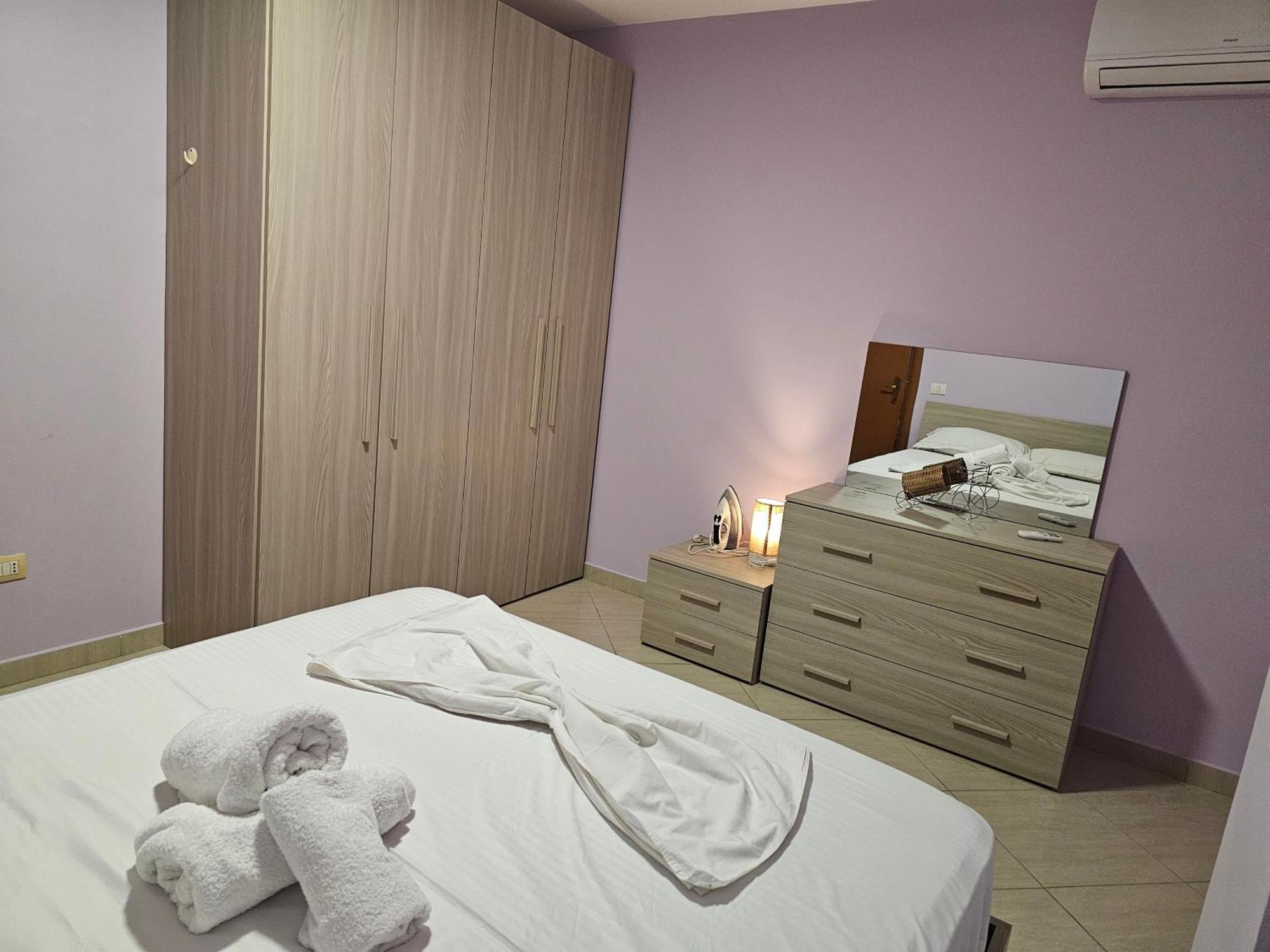 Bral Apartments 8 Two-Bedroom Beachfront Durrës Eksteriør billede